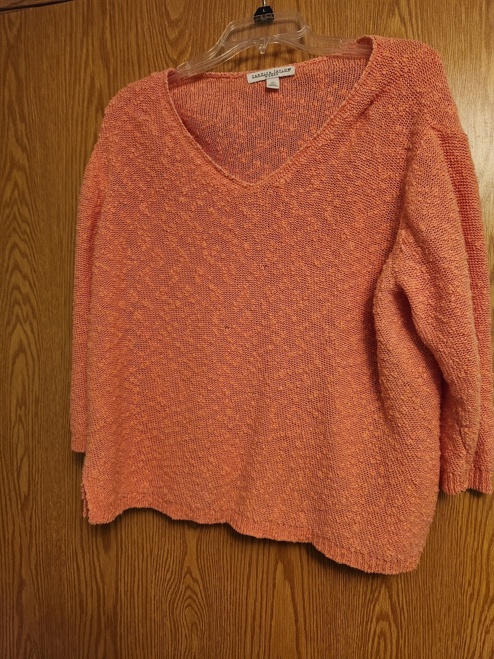 Carolyn Taylor Lightweight V-Neck Sweater in Coral